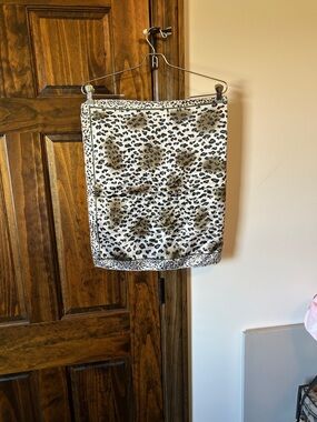 Leopard Print scarf - Cream and Black